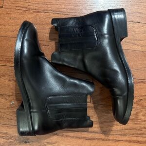 Stuart Weitzman Black Basilico women’s Chelsea Boots